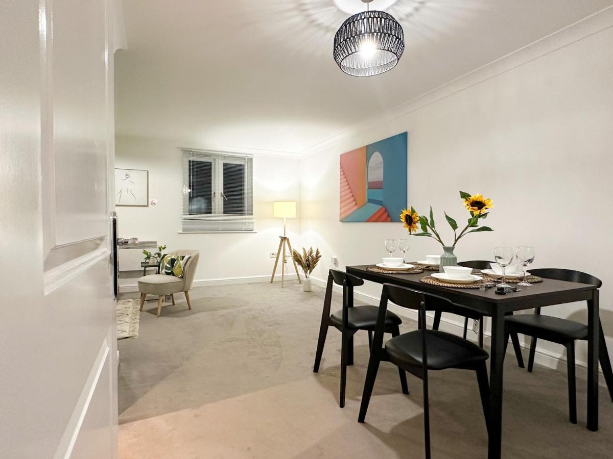 Luxury 2 Bedroom City Centre Apartment - Secure Parking - Amazing Location! Canterbury Kültér fotó