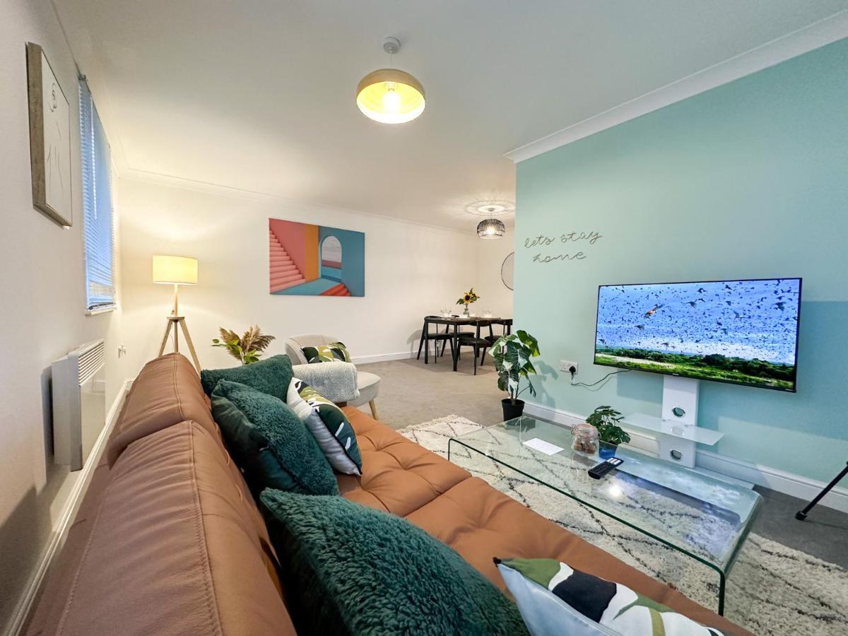 Luxury 2 Bedroom City Centre Apartment - Secure Parking - Amazing Location! Canterbury Kültér fotó