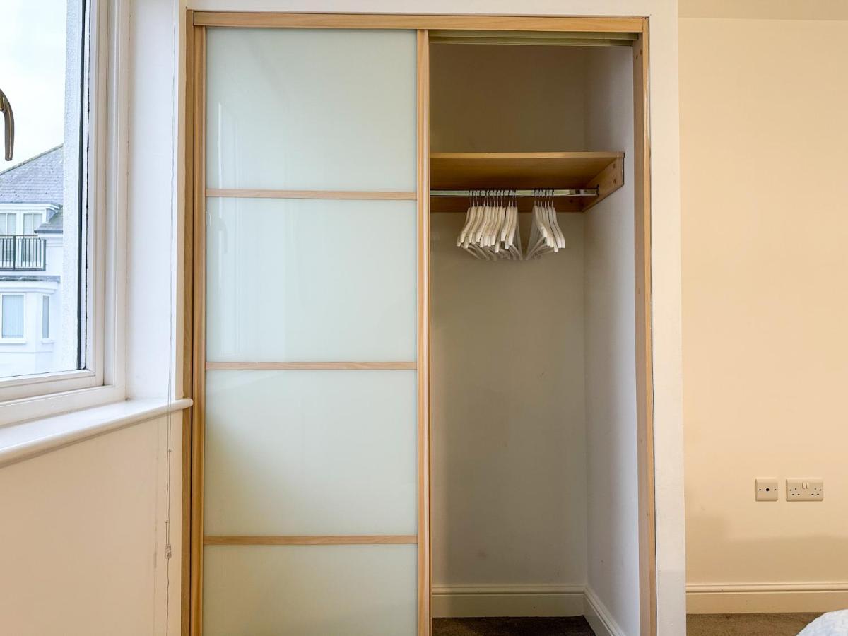 Luxury 2 Bedroom City Centre Apartment - Secure Parking - Amazing Location! Canterbury Kültér fotó