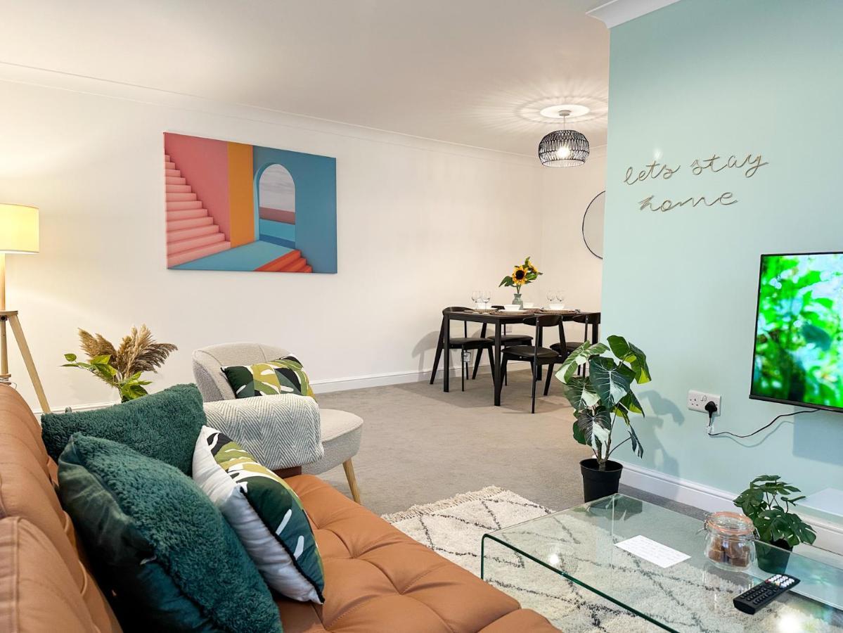 Luxury 2 Bedroom City Centre Apartment - Secure Parking - Amazing Location! Canterbury Kültér fotó