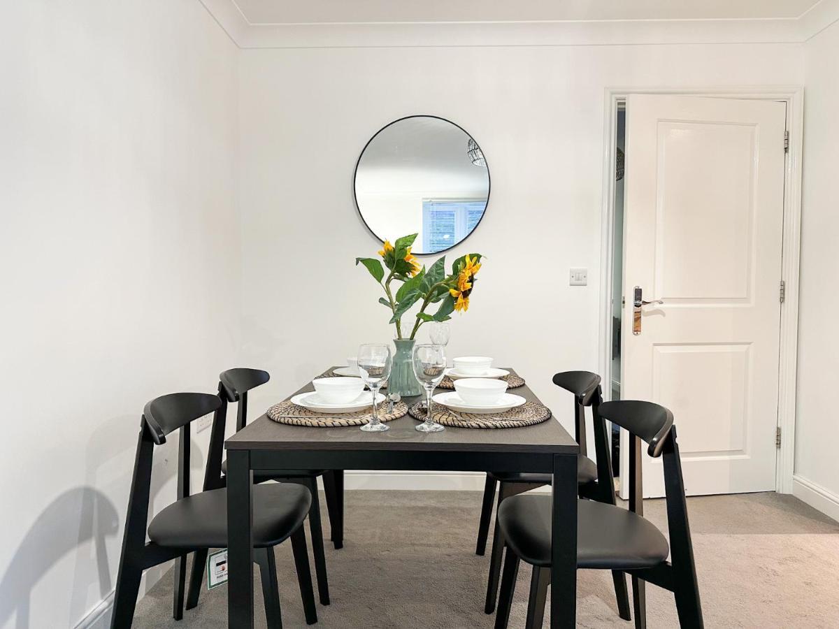 Luxury 2 Bedroom City Centre Apartment - Secure Parking - Amazing Location! Canterbury Kültér fotó