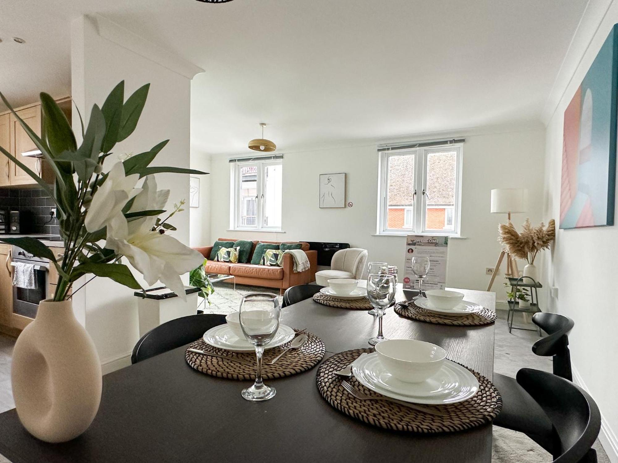 Luxury 2 Bedroom City Centre Apartment - Secure Parking - Amazing Location! Canterbury Kültér fotó
