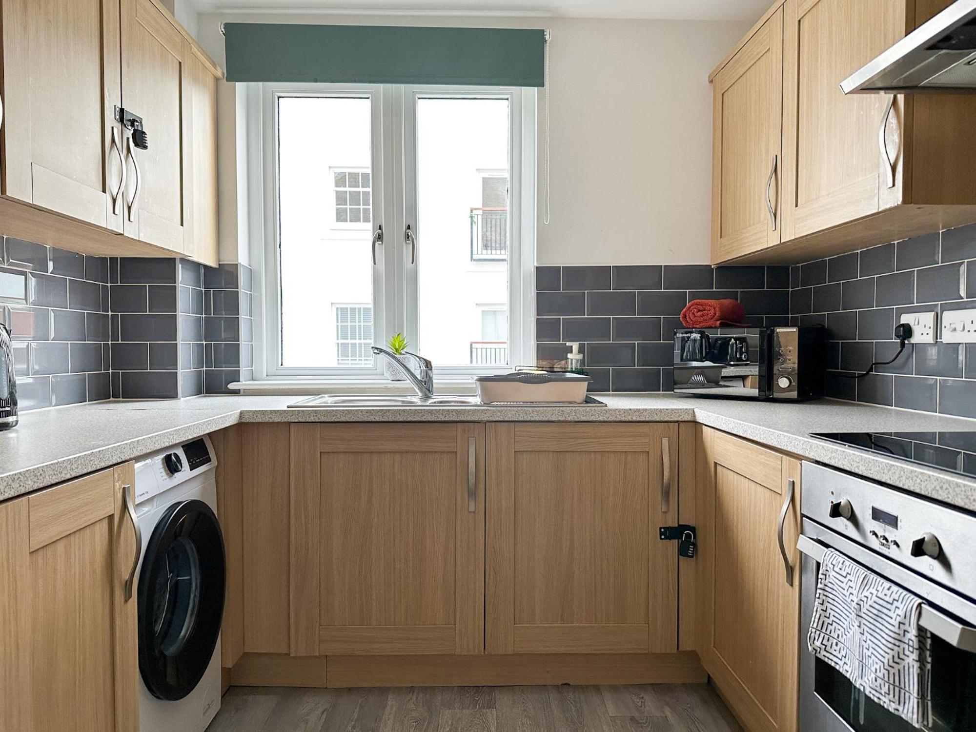 Luxury 2 Bedroom City Centre Apartment - Secure Parking - Amazing Location! Canterbury Kültér fotó